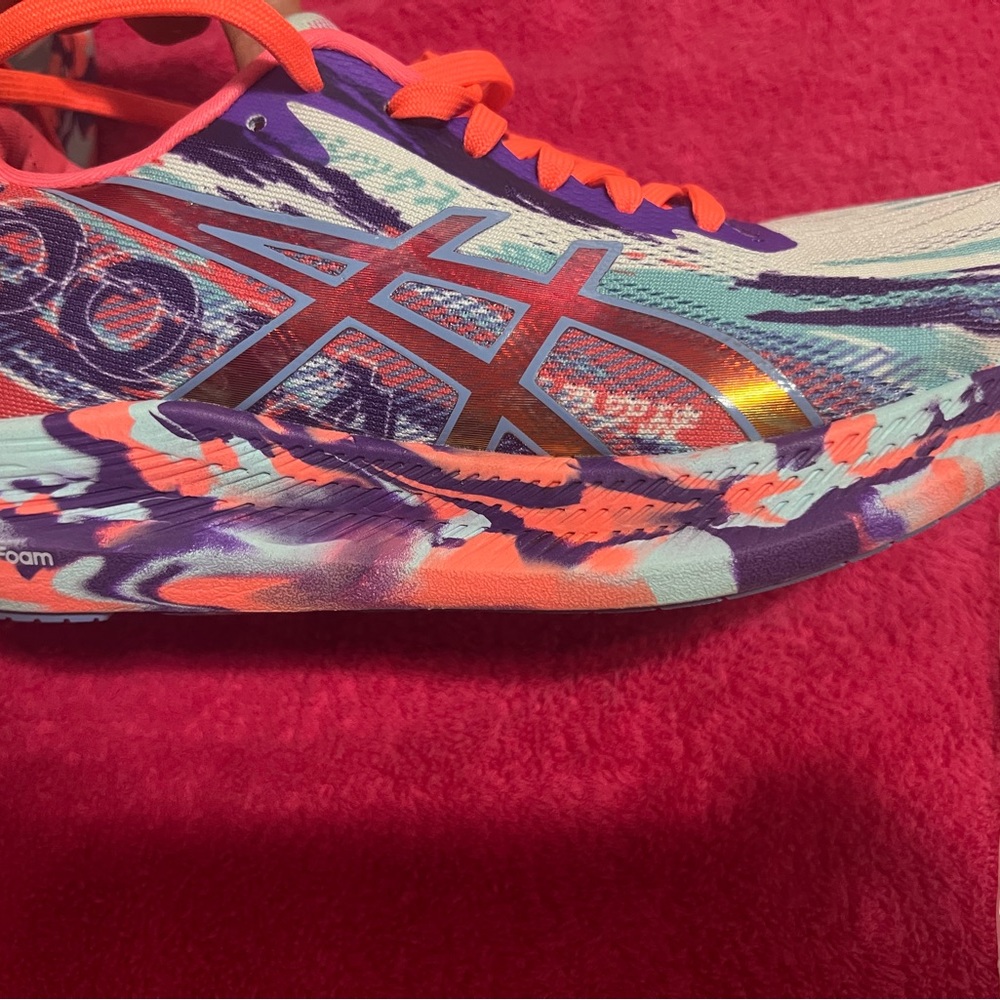 ASICS NOOSA